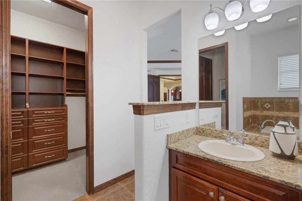 For Sale: $1,195,000 (4 beds, 3 baths, 4139 Square Feet)