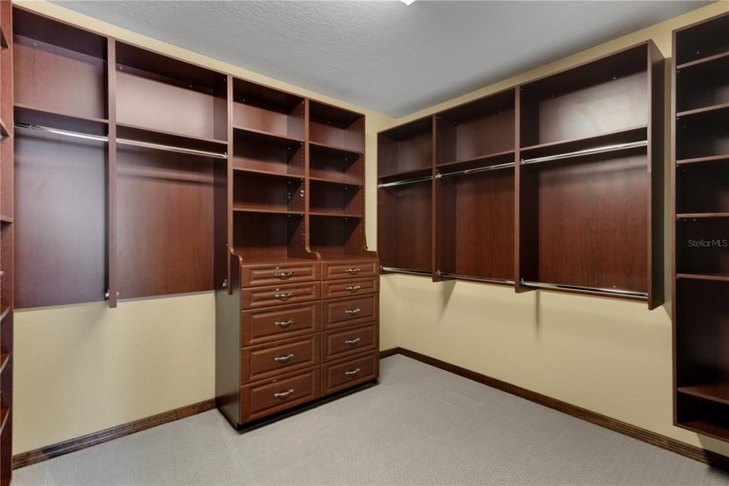 For Sale: $1,195,000 (4 beds, 3 baths, 4139 Square Feet)