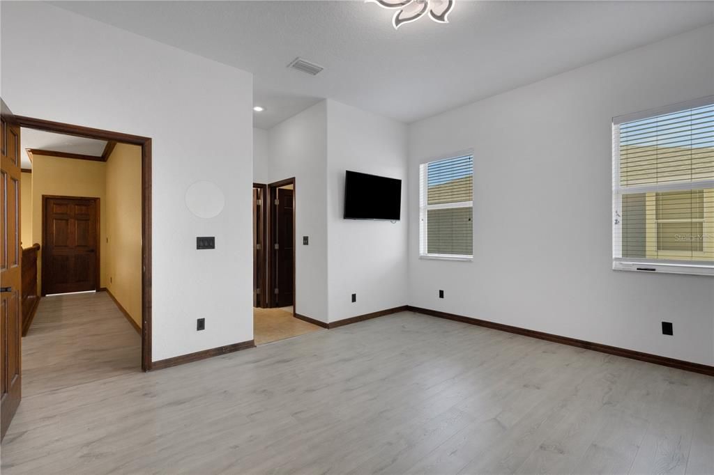 For Sale: $1,195,000 (4 beds, 3 baths, 4139 Square Feet)