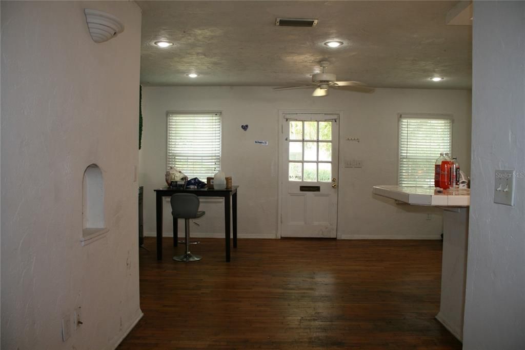 For Sale: $539,950 (5 beds, 3 baths, 2000 Square Feet)