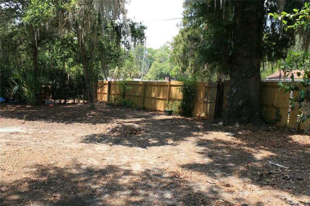 For Sale: $539,950 (5 beds, 3 baths, 2000 Square Feet)