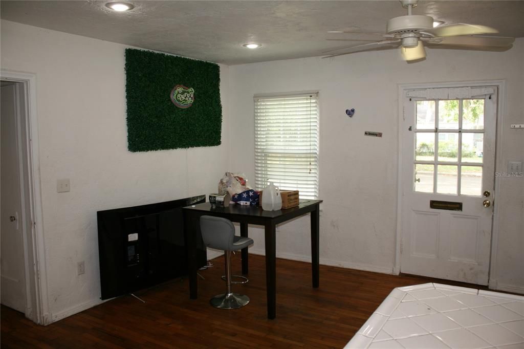 For Sale: $539,950 (5 beds, 3 baths, 2000 Square Feet)