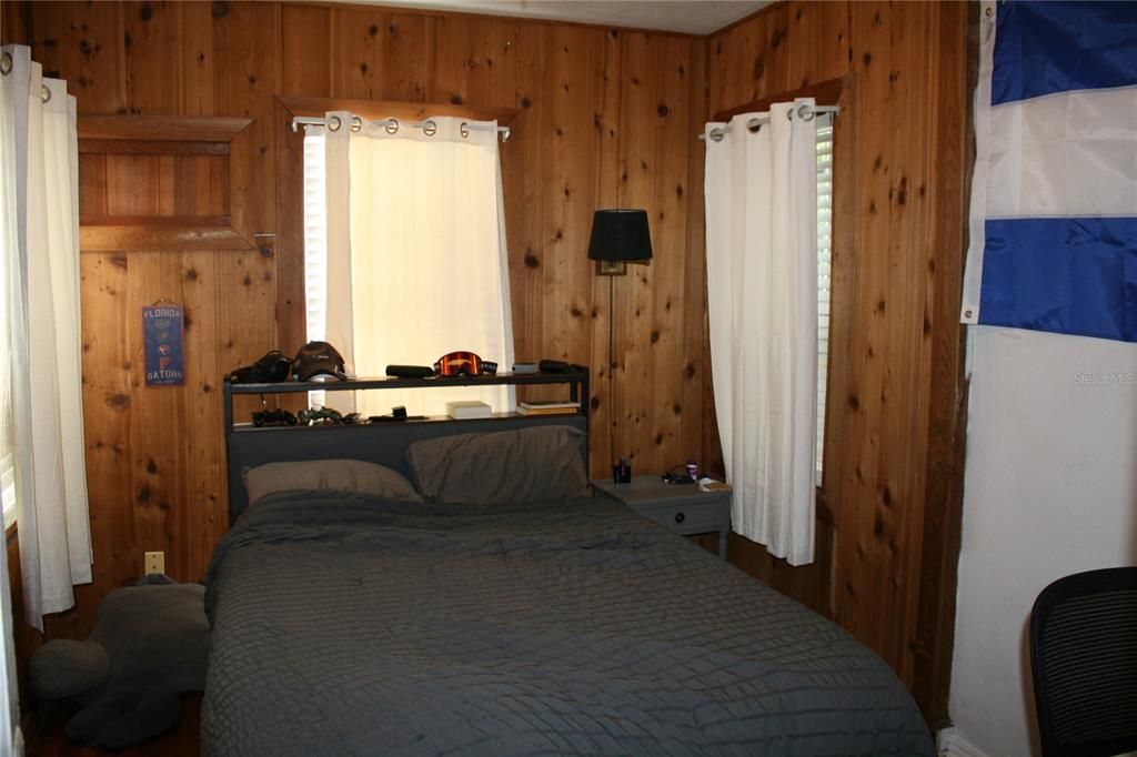 For Sale: $539,950 (5 beds, 3 baths, 2000 Square Feet)