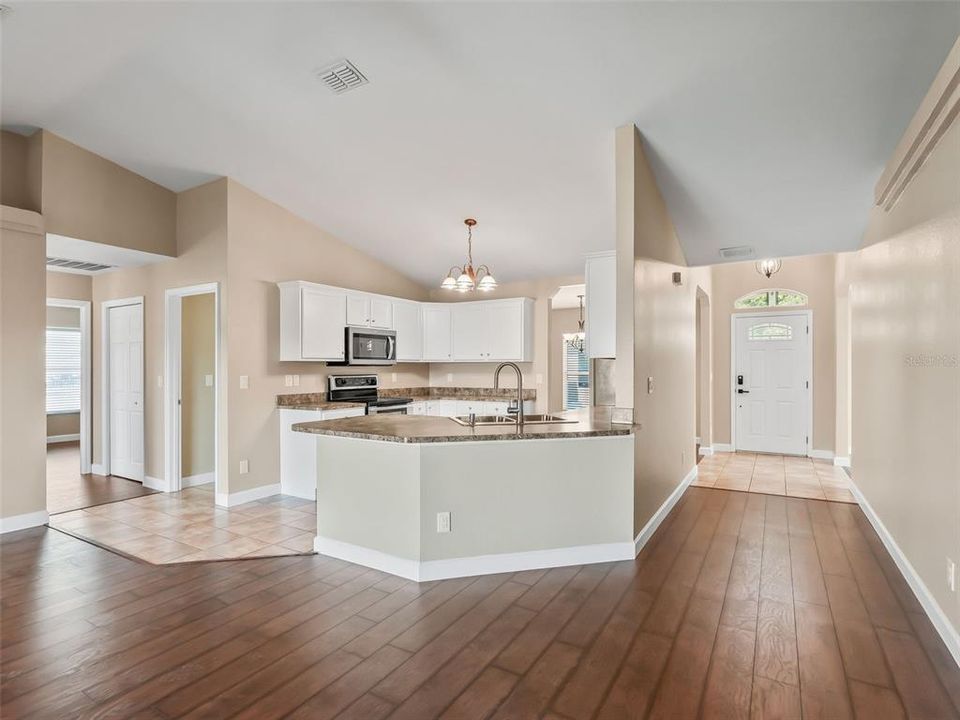 En Venta: $399,000 (3 camas, 2 baños, 1818 Pies cuadrados)