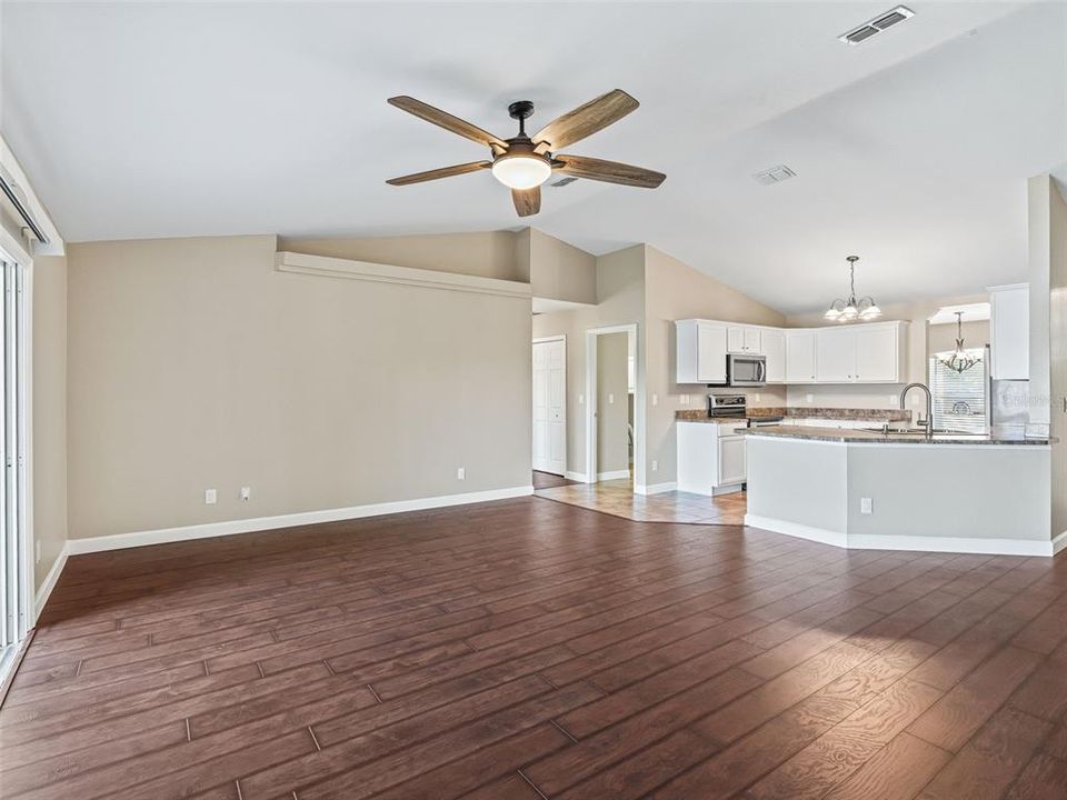 En Venta: $399,000 (3 camas, 2 baños, 1818 Pies cuadrados)