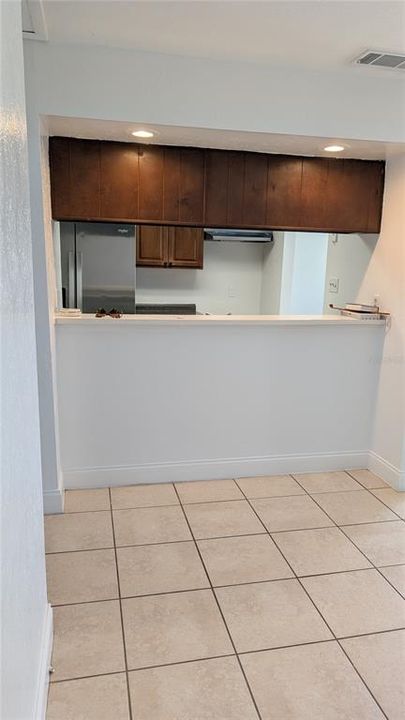 В аренду: $1,250 (1 спален, 1 ванн, 670 Квадратных фут)