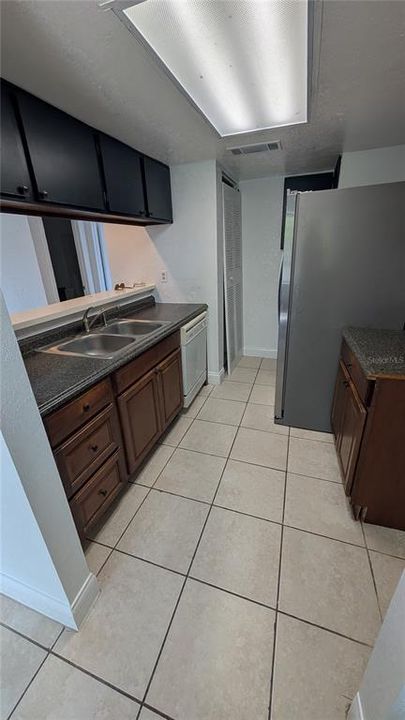 В аренду: $1,250 (1 спален, 1 ванн, 670 Квадратных фут)