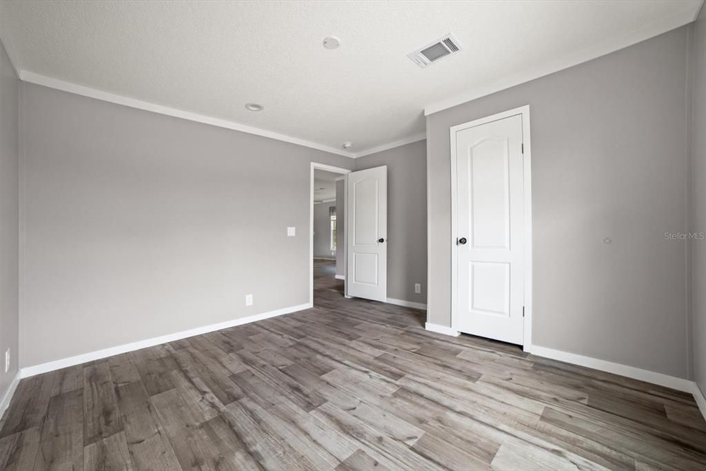 For Sale: $269,975 (3 beds, 2 baths, 1369 Square Feet)