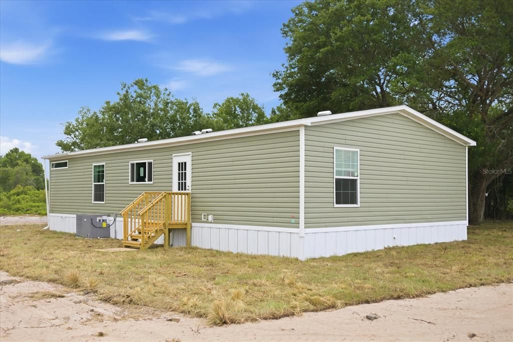 For Sale: $269,975 (3 beds, 2 baths, 1369 Square Feet)