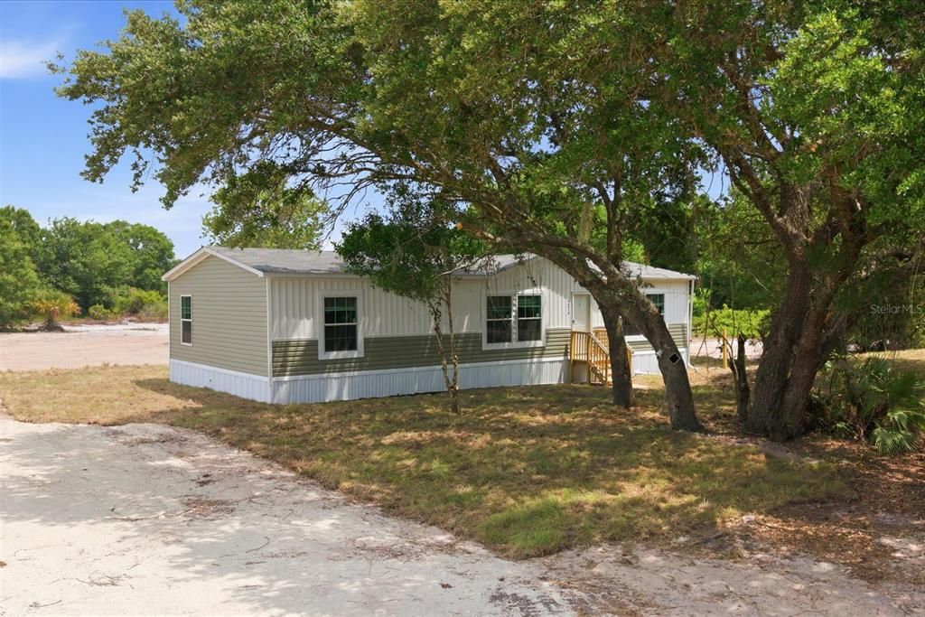 For Sale: $269,975 (3 beds, 2 baths, 1369 Square Feet)