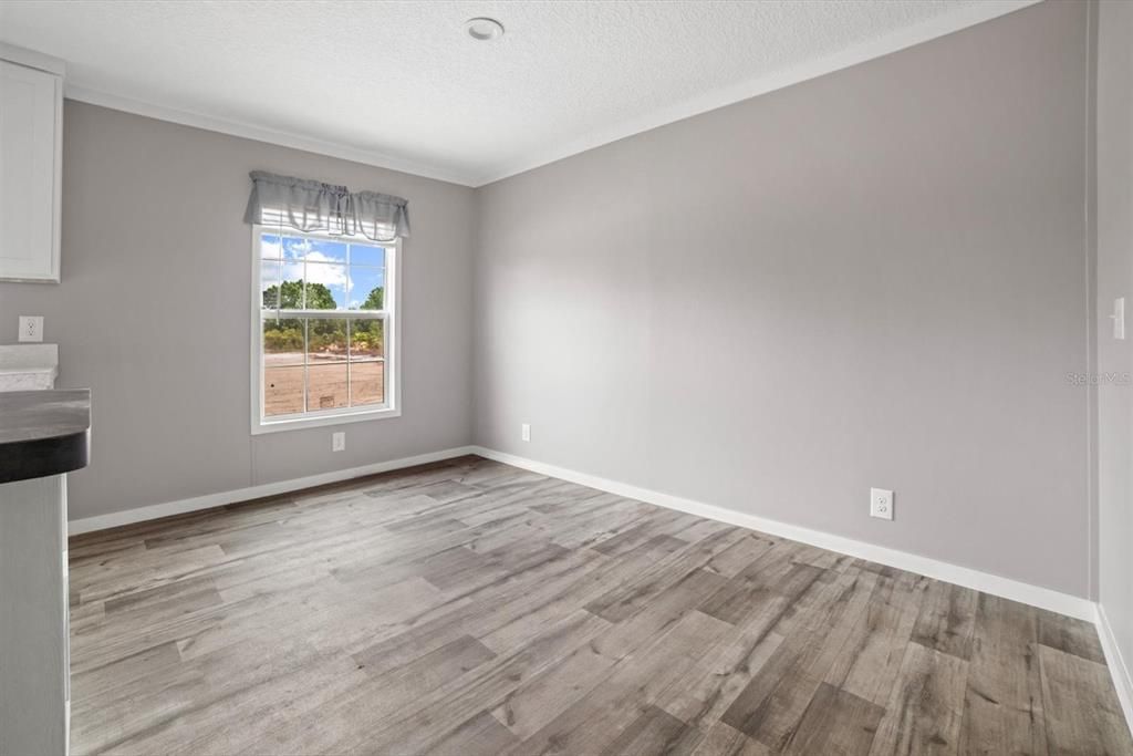 For Sale: $269,975 (3 beds, 2 baths, 1369 Square Feet)