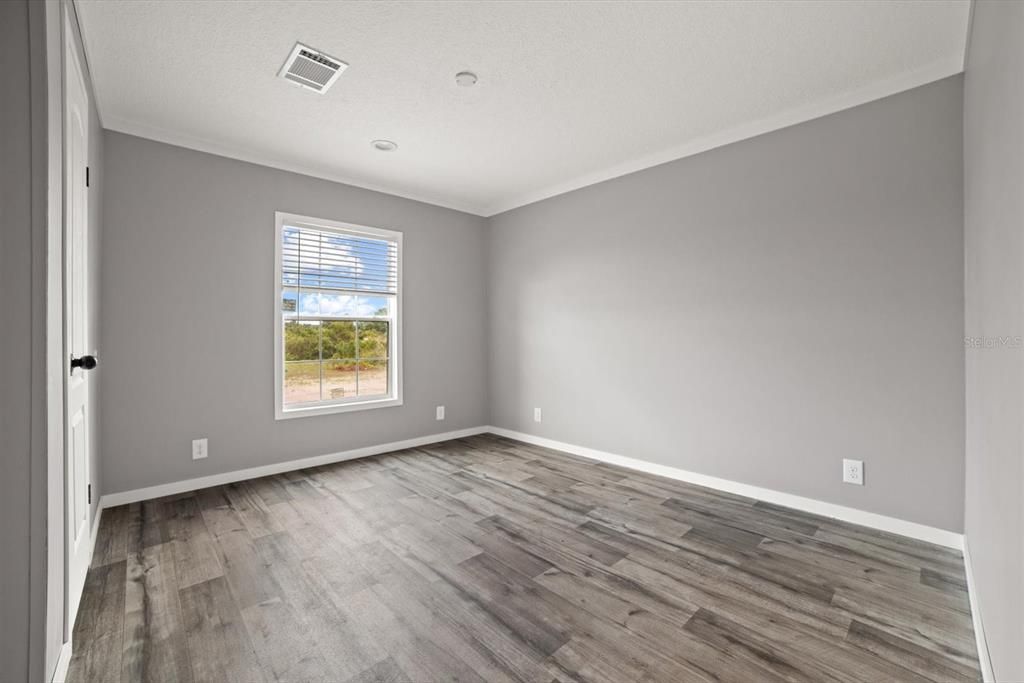 For Sale: $269,975 (3 beds, 2 baths, 1369 Square Feet)