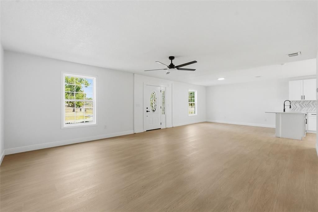 For Sale: $314,000 (4 beds, 3 baths, 1916 Square Feet)