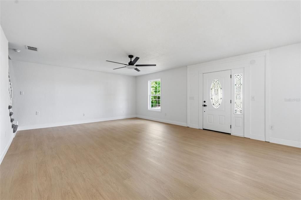 For Sale: $314,000 (4 beds, 3 baths, 1916 Square Feet)