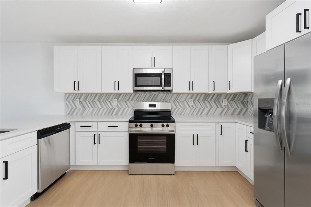 For Sale: $314,000 (4 beds, 3 baths, 1916 Square Feet)