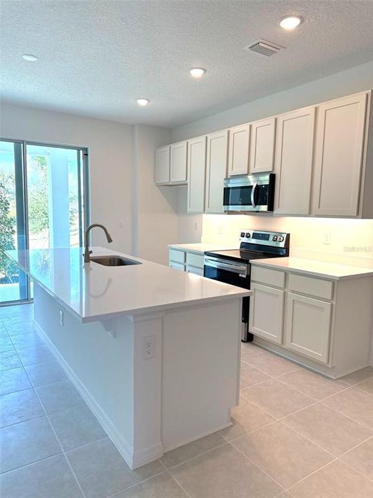 En Venta: $268,690 (3 camas, 2 baños, 1663 Pies cuadrados)