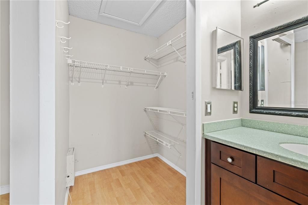 For Sale: $294,900 (3 beds, 2 baths, 1344 Square Feet)