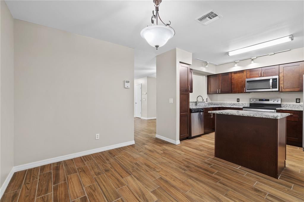 For Sale: $294,900 (3 beds, 2 baths, 1344 Square Feet)