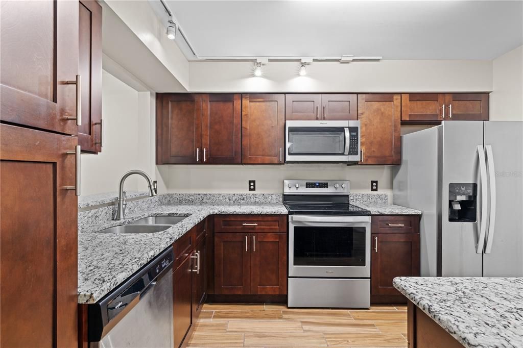 For Sale: $294,900 (3 beds, 2 baths, 1344 Square Feet)