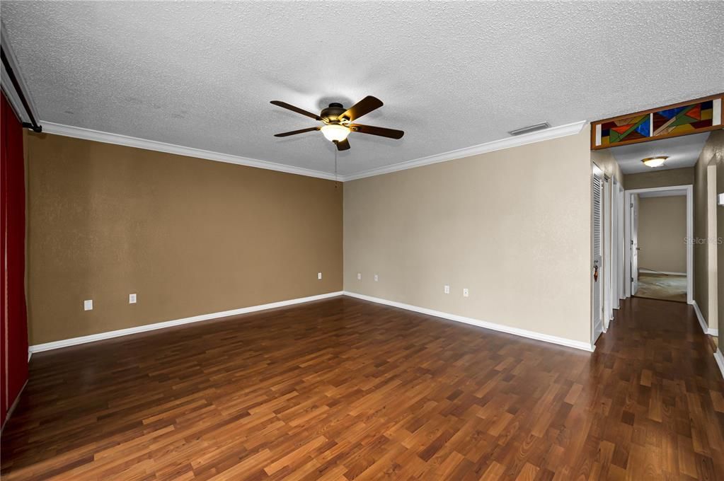 For Sale: $150,000 (2 beds, 2 baths, 1020 Square Feet)