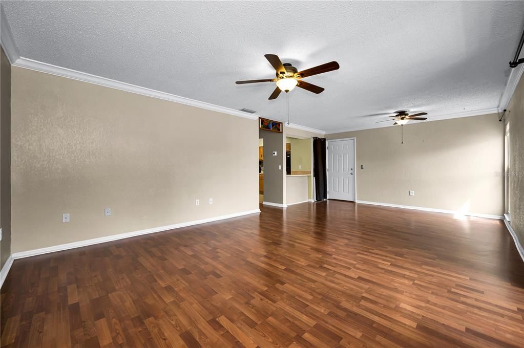 For Sale: $150,000 (2 beds, 2 baths, 1020 Square Feet)