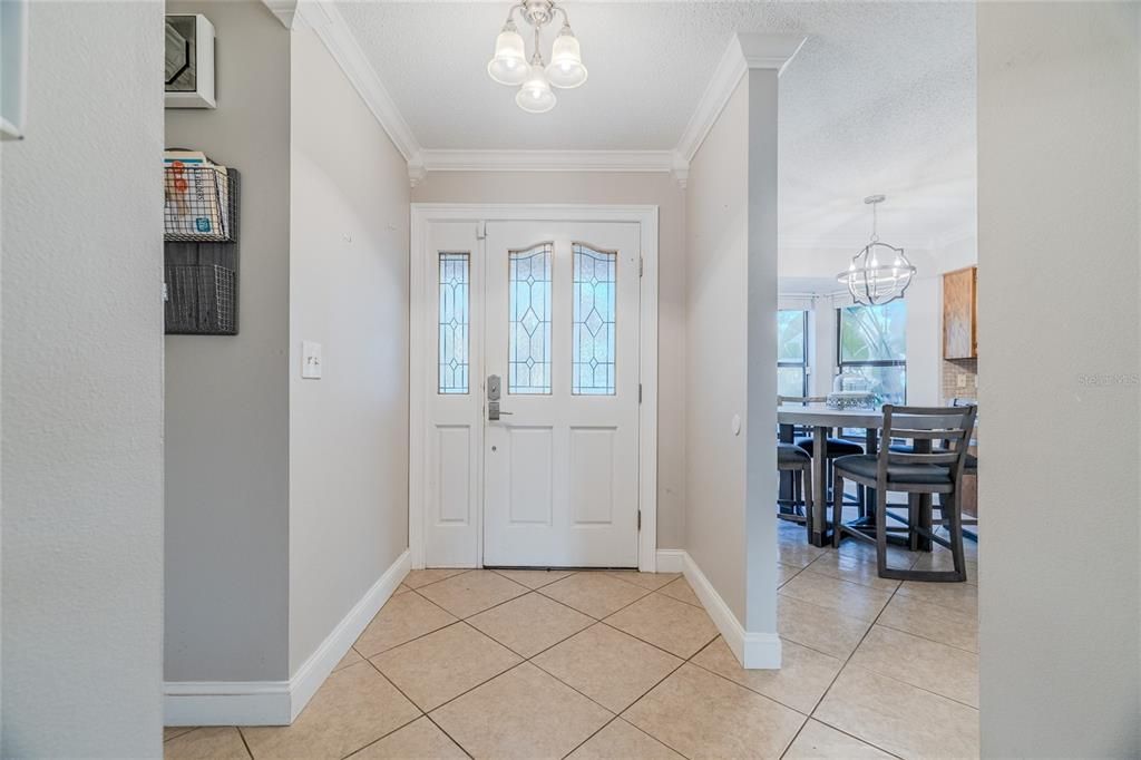 Activo con contrato: $599,000 (4 camas, 2 baños, 2163 Pies cuadrados)