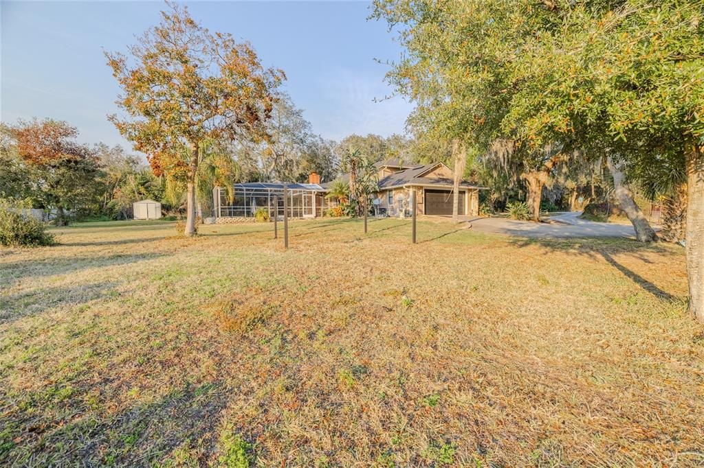 Activo con contrato: $599,000 (4 camas, 2 baños, 2163 Pies cuadrados)