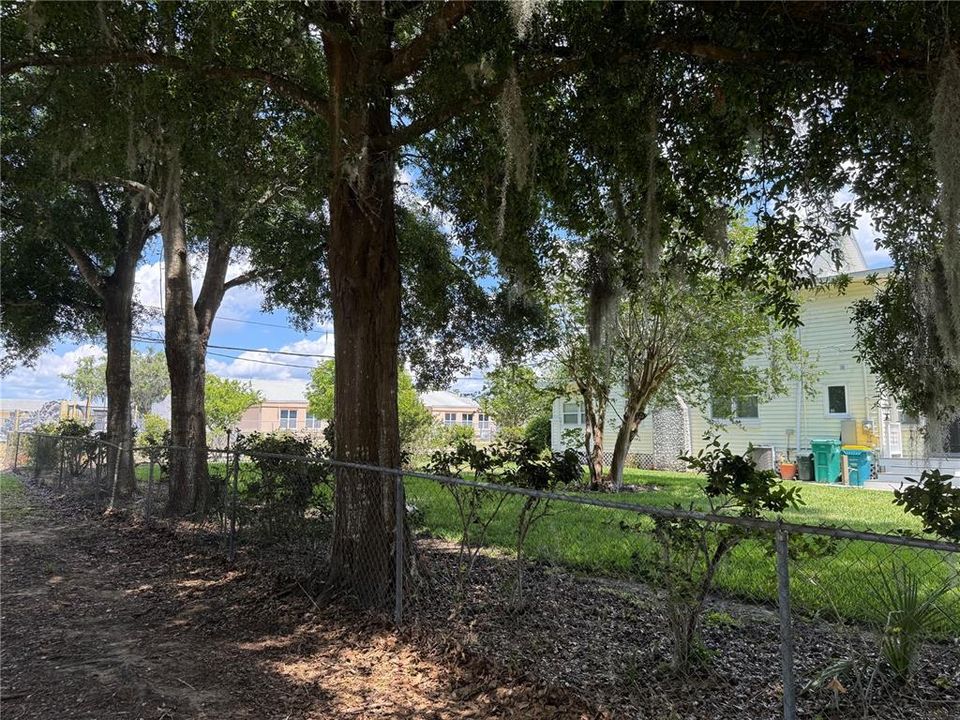 For Sale: $519,000 (4 beds, 2 baths, 2292 Square Feet)