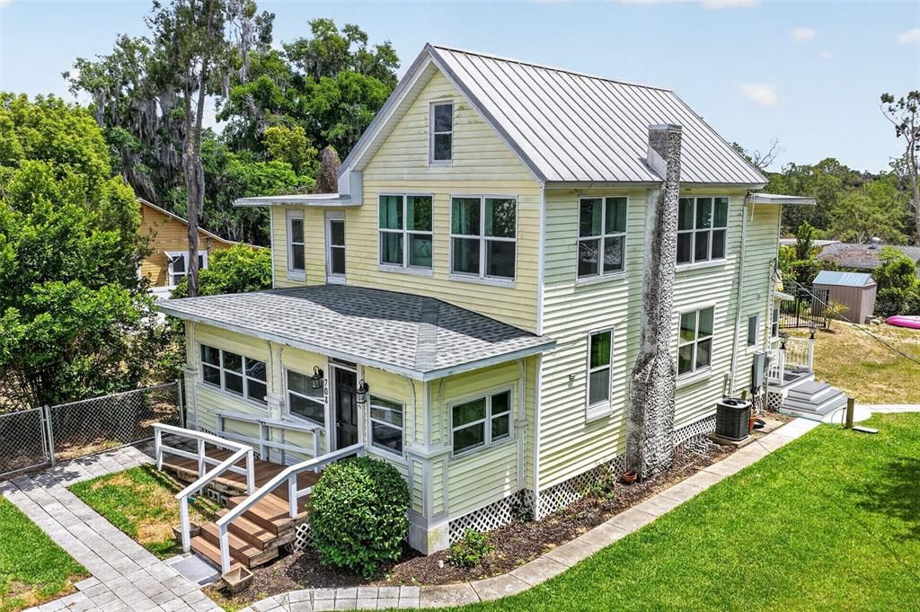 For Sale: $519,000 (4 beds, 2 baths, 2292 Square Feet)