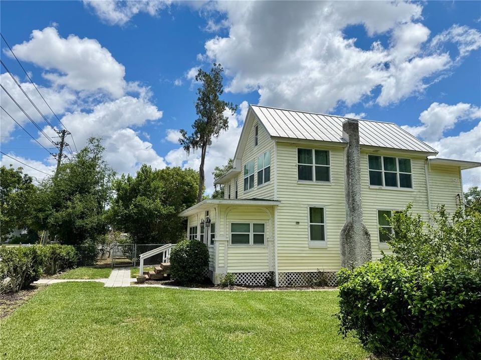 For Sale: $519,000 (4 beds, 2 baths, 2292 Square Feet)