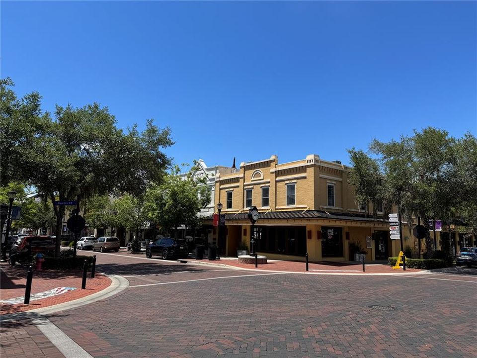 For Sale: $519,000 (4 beds, 2 baths, 2292 Square Feet)