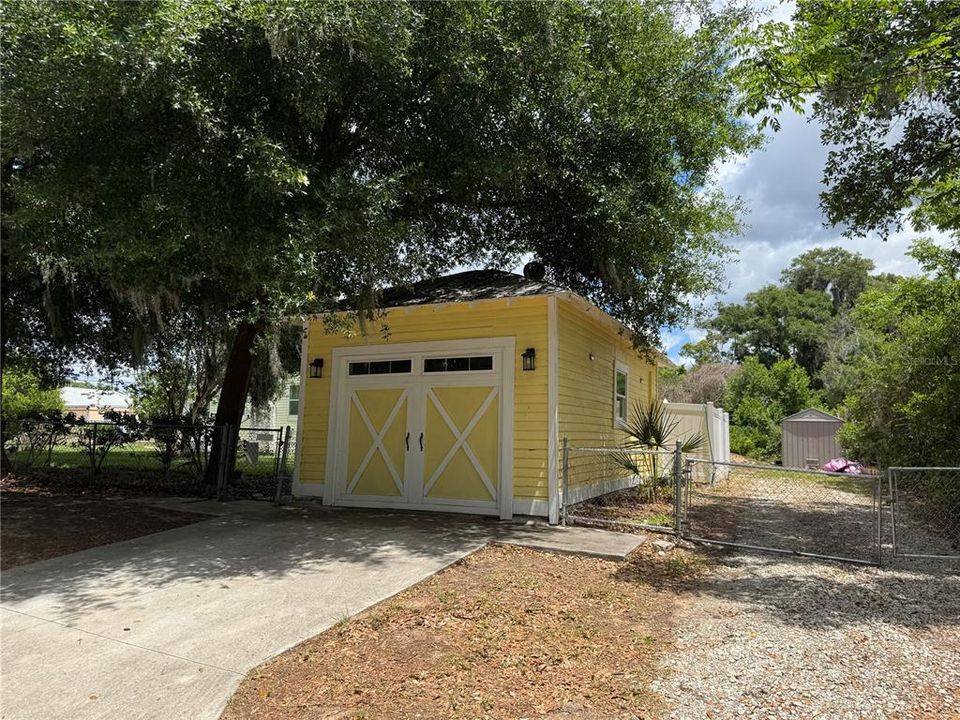 For Sale: $519,000 (4 beds, 2 baths, 2292 Square Feet)