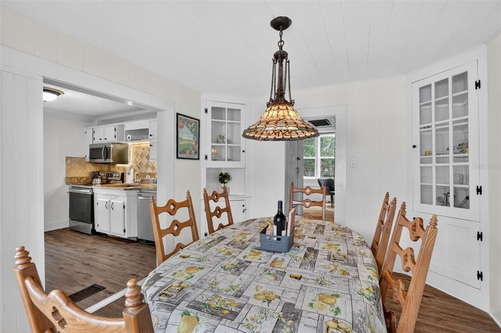 For Sale: $519,000 (4 beds, 2 baths, 2292 Square Feet)