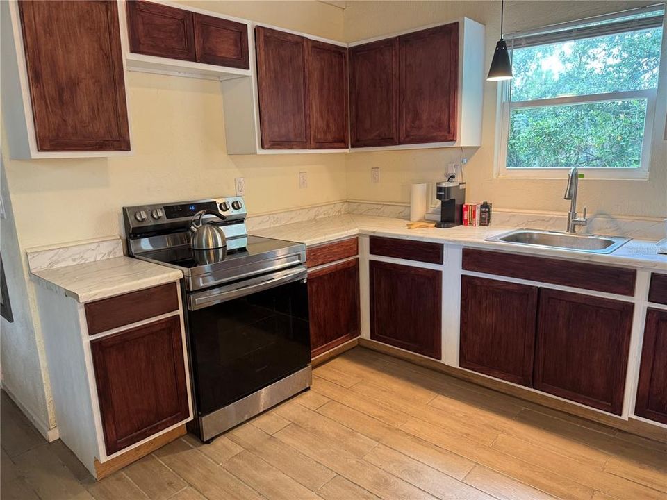 For Sale: $519,000 (4 beds, 2 baths, 2292 Square Feet)
