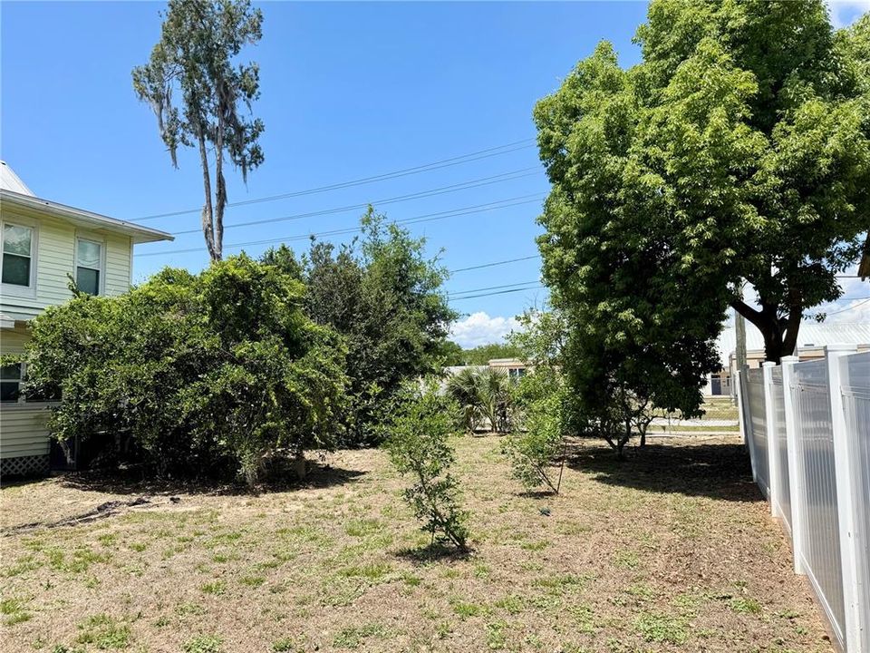 For Sale: $519,000 (4 beds, 2 baths, 2292 Square Feet)