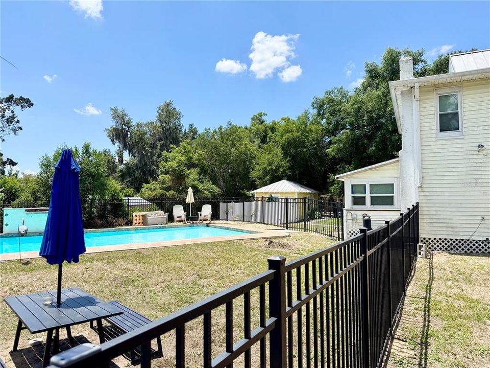 For Sale: $519,000 (4 beds, 2 baths, 2292 Square Feet)