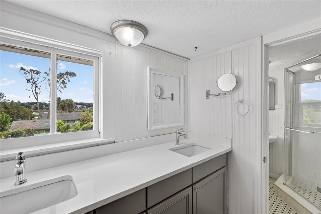 For Sale: $519,000 (4 beds, 2 baths, 2292 Square Feet)