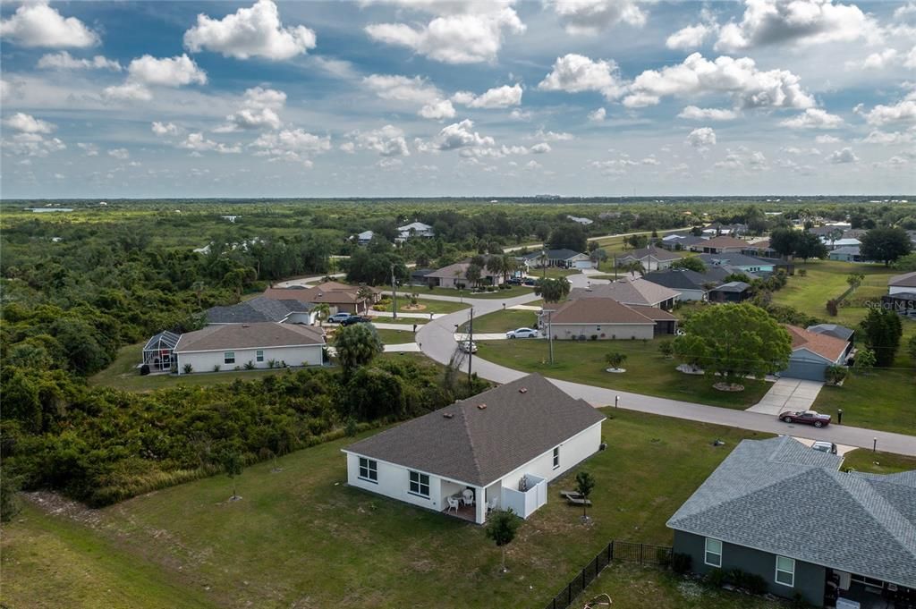На продажу: $329,900 (4 спален, 2 ванн, 1828 Квадратных фут)