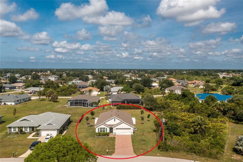 На продажу: $329,900 (4 спален, 2 ванн, 1828 Квадратных фут)