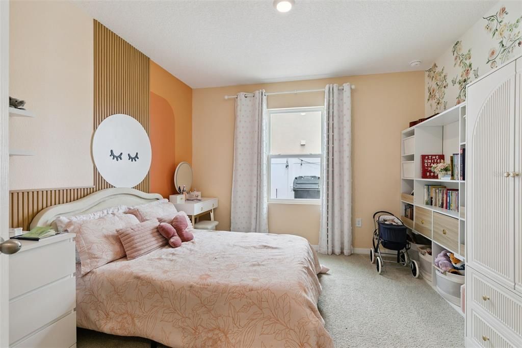 Activo con contrato: $459,000 (4 camas, 2 baños, 1846 Pies cuadrados)