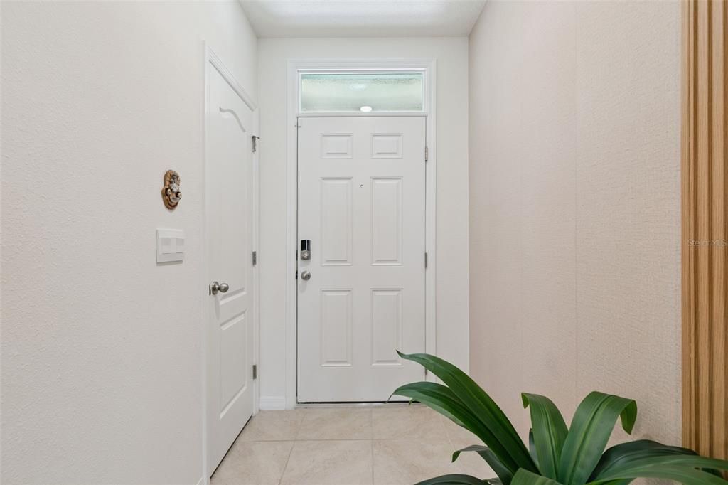 Activo con contrato: $459,000 (4 camas, 2 baños, 1846 Pies cuadrados)