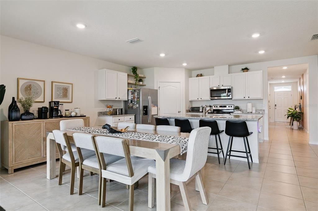 Activo con contrato: $459,000 (4 camas, 2 baños, 1846 Pies cuadrados)