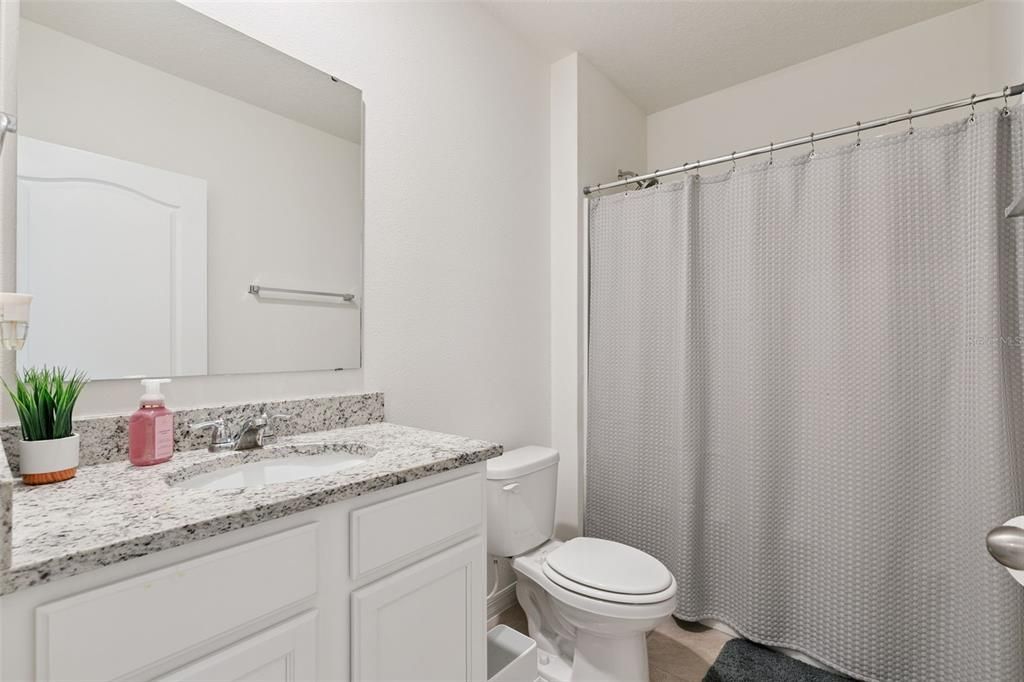 Activo con contrato: $459,000 (4 camas, 2 baños, 1846 Pies cuadrados)