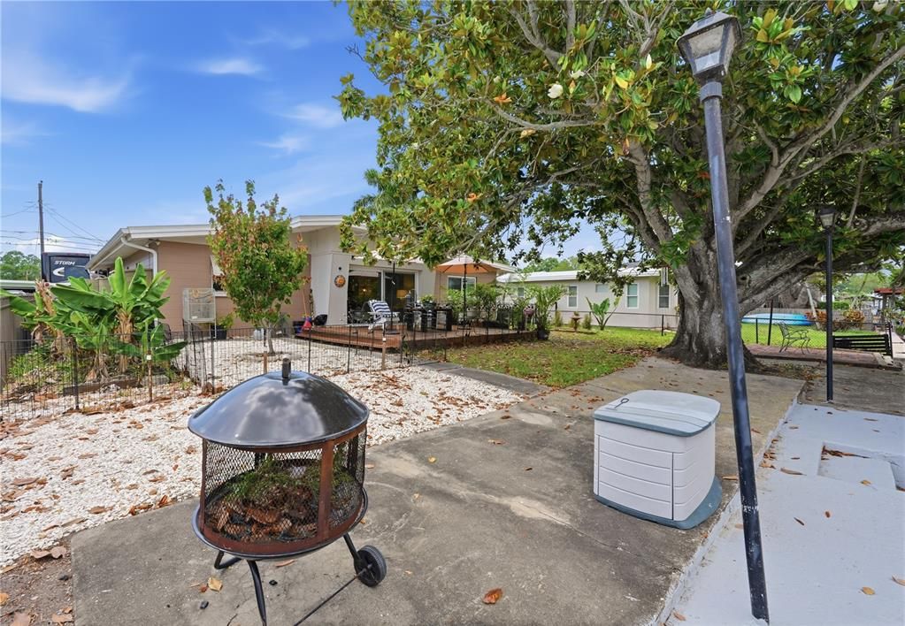 For Sale: $425,000 (2 beds, 2 baths, 1310 Square Feet)