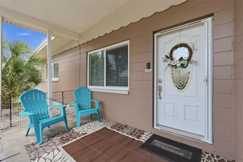 For Sale: $425,000 (2 beds, 2 baths, 1310 Square Feet)