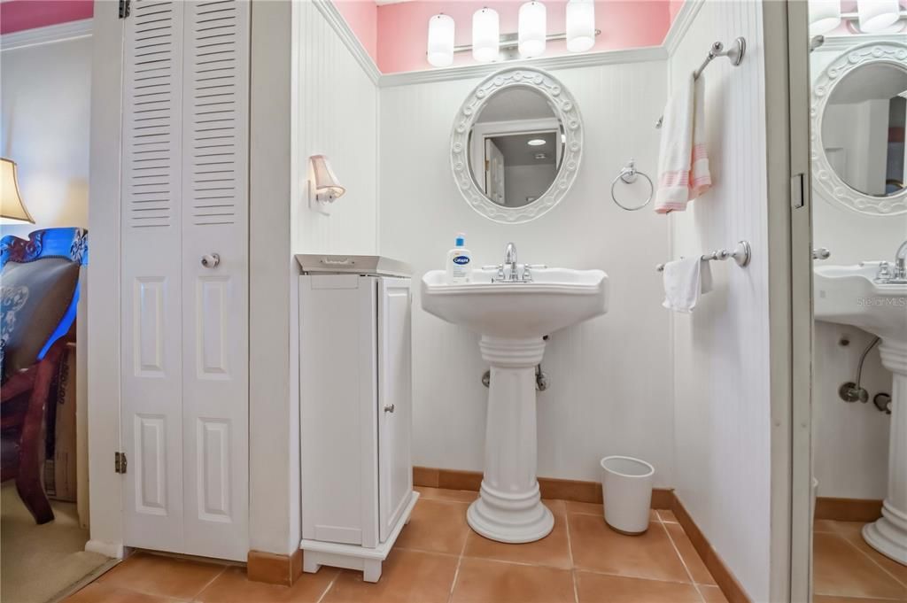 Activo con contrato: $120,000 (2 camas, 2 baños, 940 Pies cuadrados)