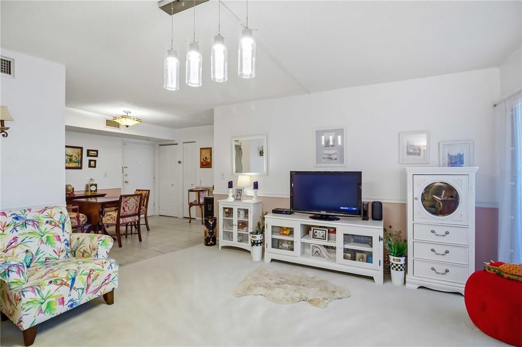 Activo con contrato: $120,000 (2 camas, 2 baños, 940 Pies cuadrados)