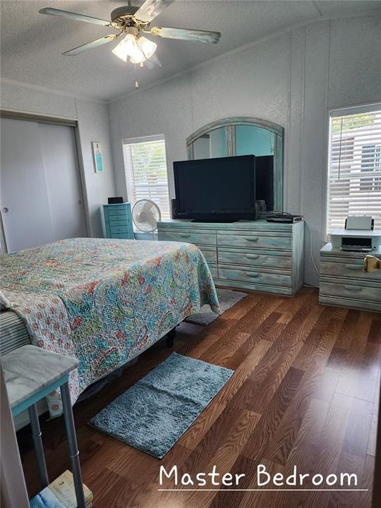 For Sale: $159,900 (2 beds, 2 baths, 1108 Square Feet)
