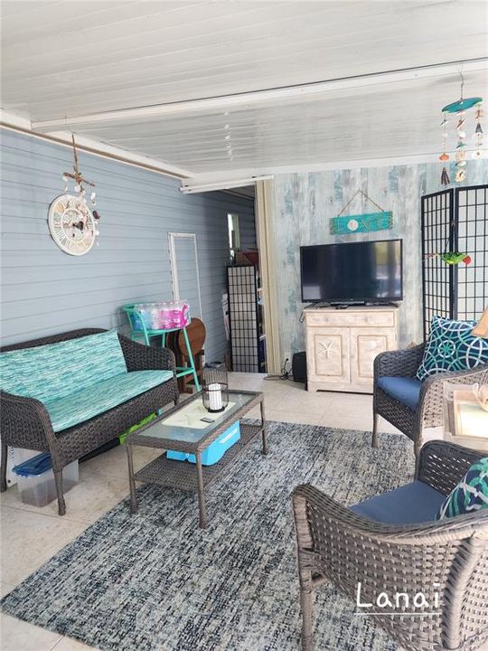 For Sale: $159,900 (2 beds, 2 baths, 1108 Square Feet)