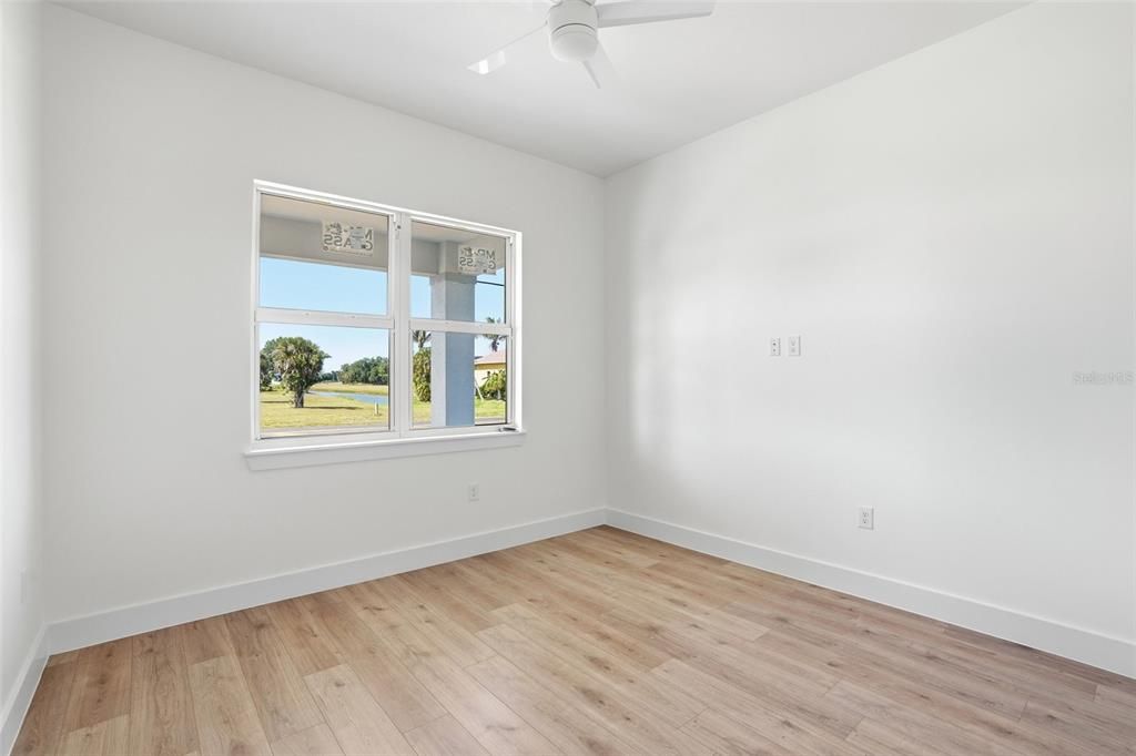 En Venta: $484,900 (4 camas, 3 baños, 2205 Pies cuadrados)